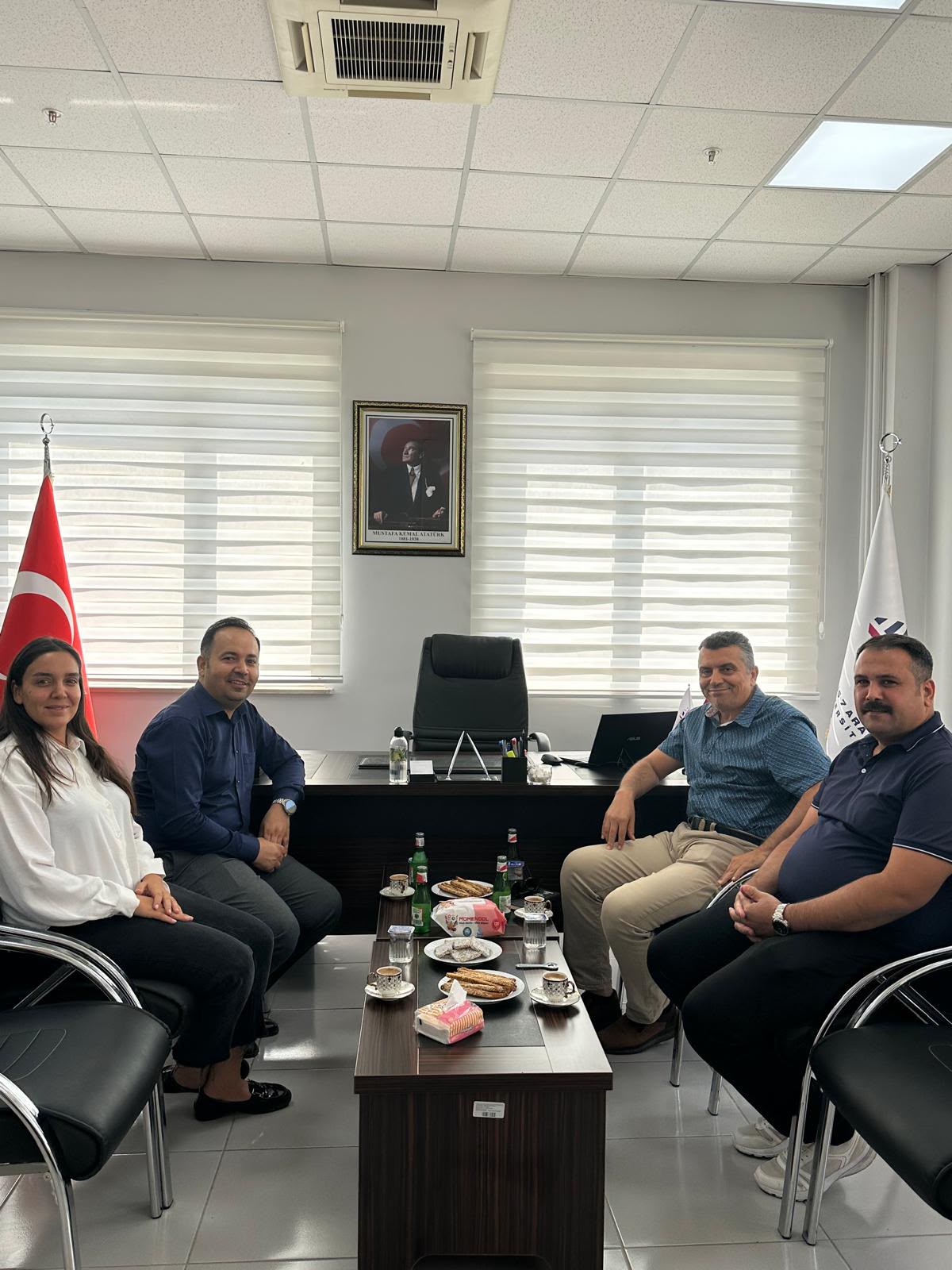 Rektör Danışmanı Prof. Dr. Metin Akis, Lisansüstü Eğitim Enstitüsünü Ziyaret Etti
